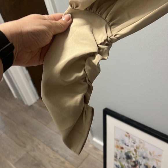 NWT PrettyLittleThings Cream Dress, Size US 4, ruching derik and tie detail - Picture 4 of 6